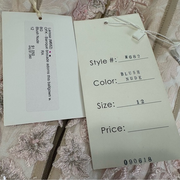 LO’ ADORO Nude Blush Corset Bodice Brocade Elegant Lace Wedding Dress - Picture 5 of 16